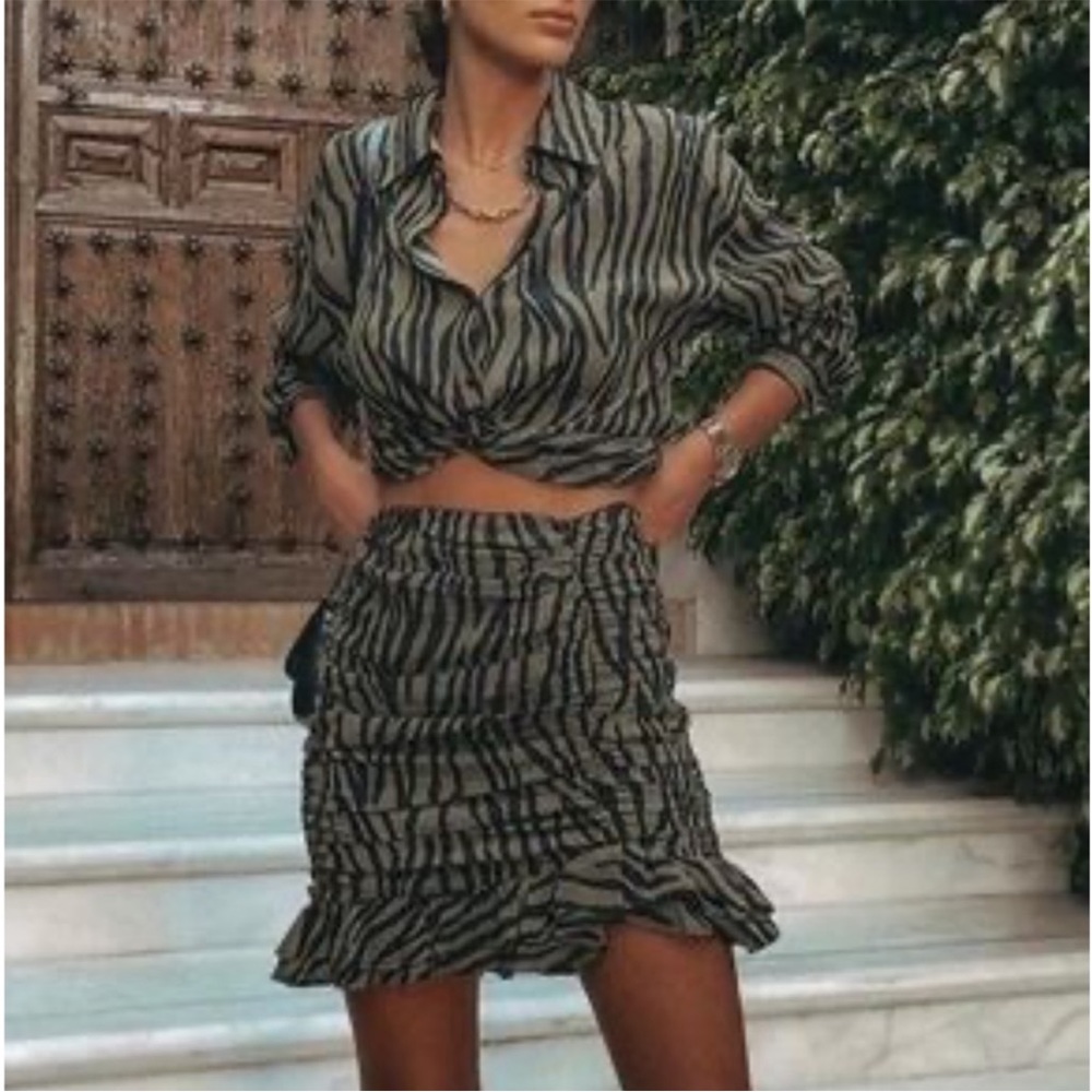 ZARA Green & Black Zebra Print Ruching Skirt size Medium  SKIRT ONLY